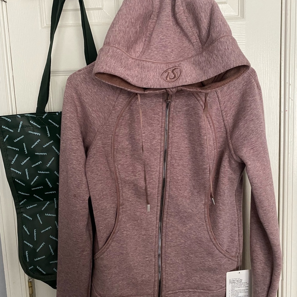 Lululemon Scuba